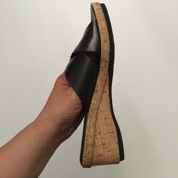 Paloma Black Leather Wedge Sandals Size 8 - Picture 5 of 12